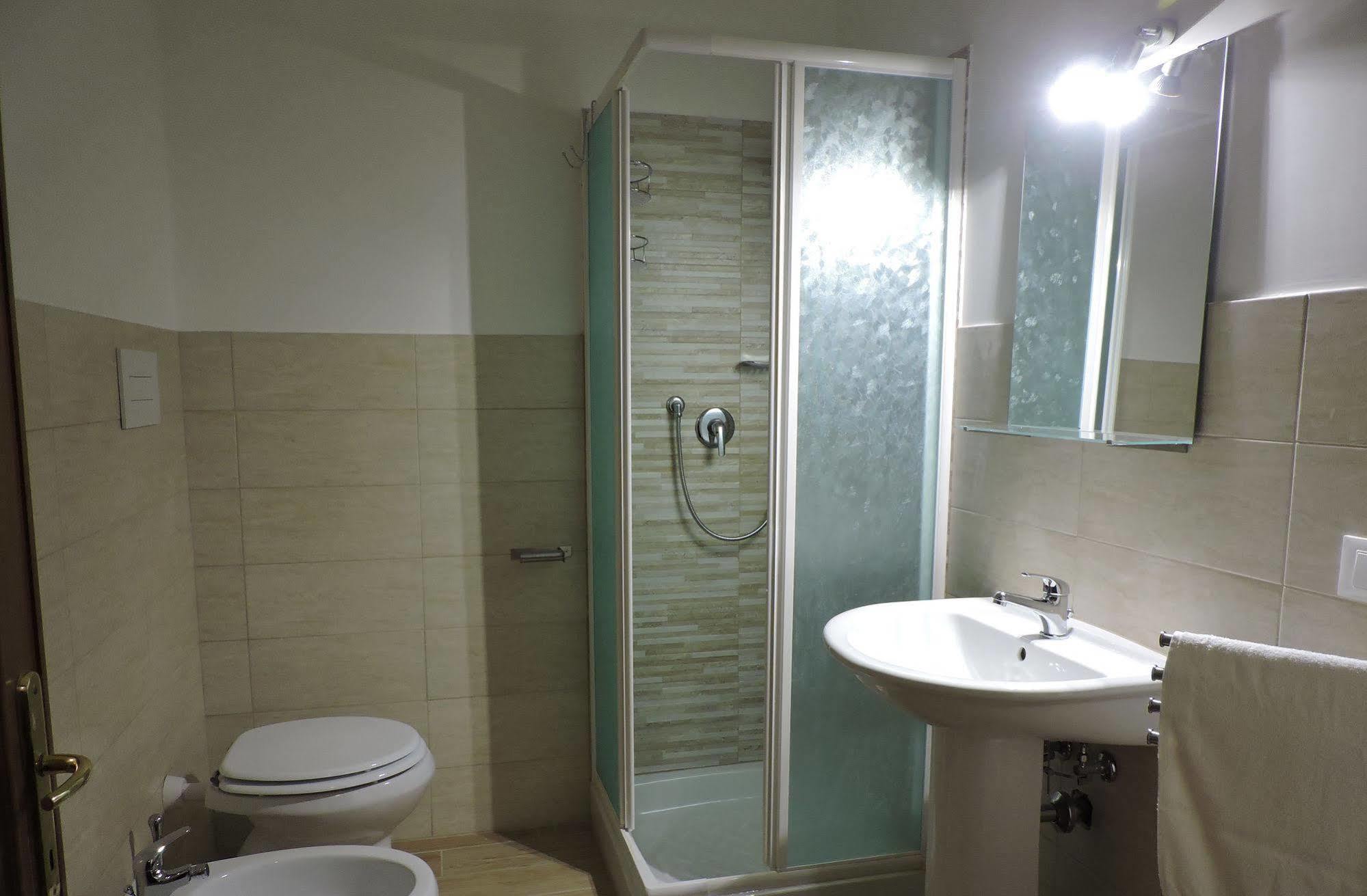 Living Rome Ottaviano B&B Ngoại thất bức ảnh